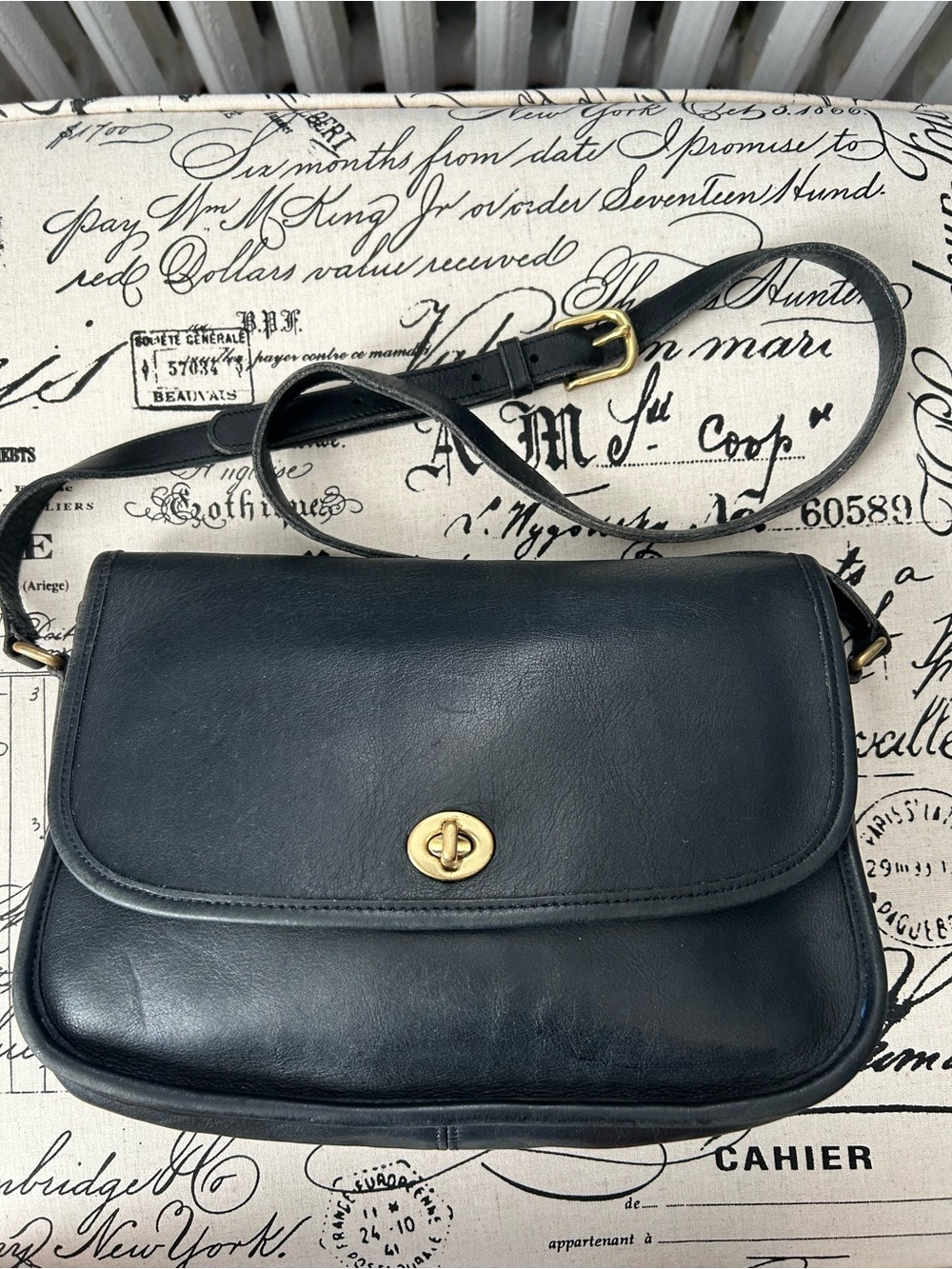 VTG coach black legacy City bag USA Y2K turn lock flap